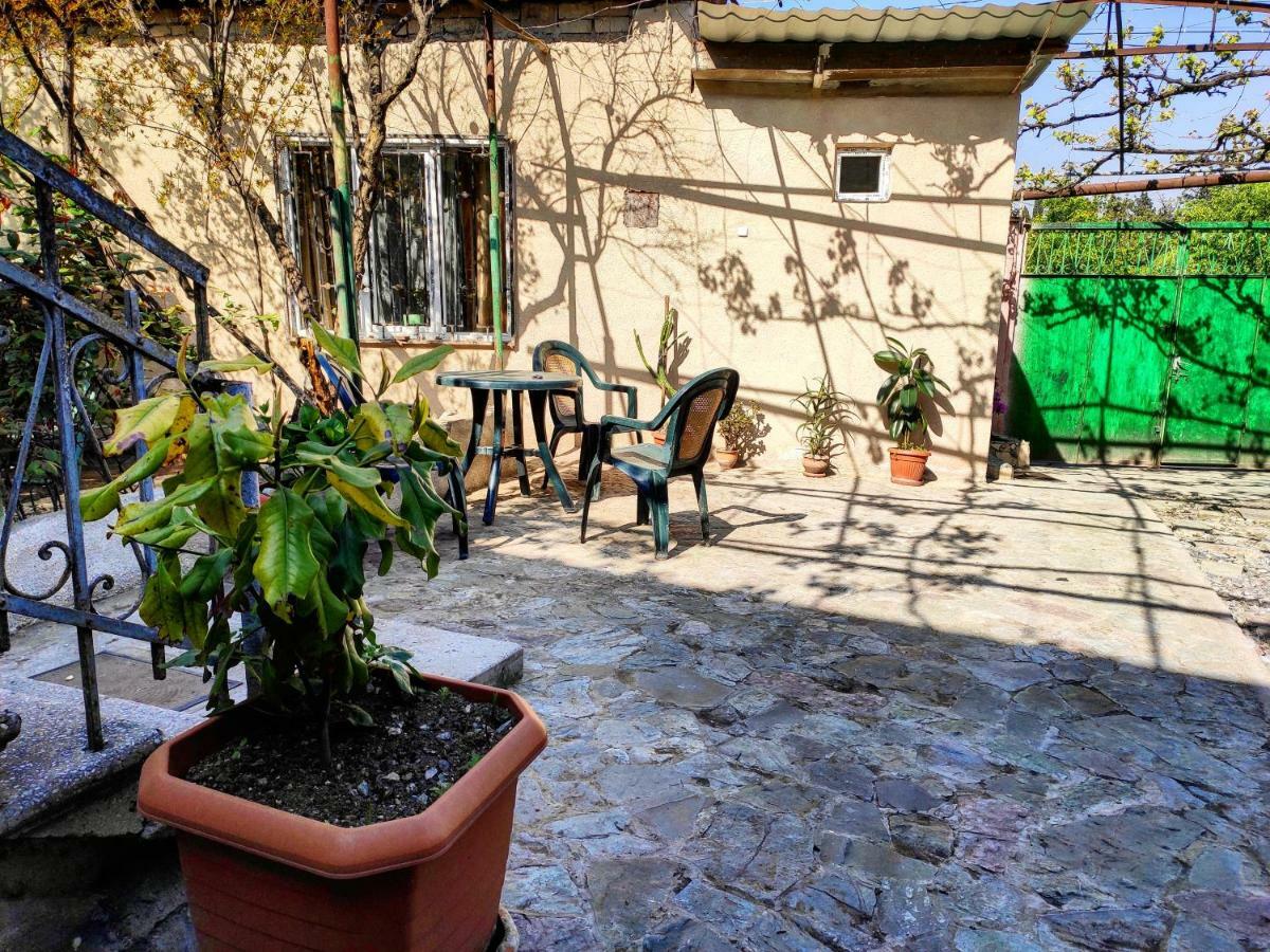 Guesthouse Ttt Tbilisi Exterior photo